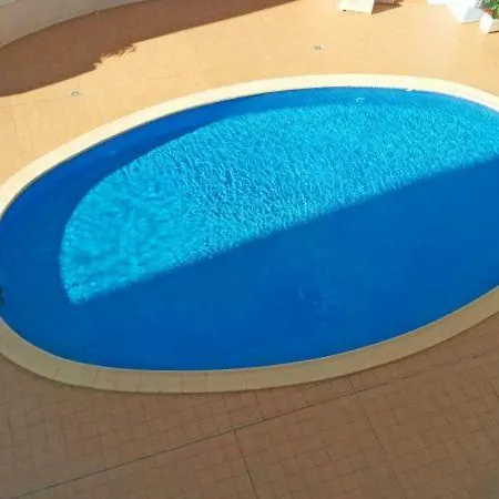 아파트 Sleeps 5 Pool Air Con *