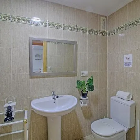 Sleeps 5 Pool Air Con 아파트 *