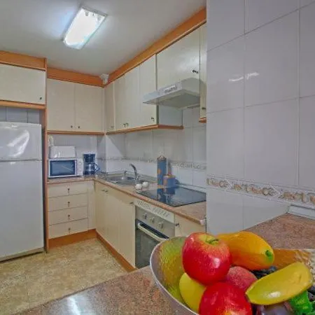 Sleeps 5 Pool Air Con